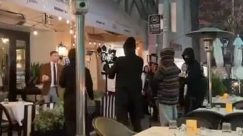Beverly Hills - Porta Via Manager defends himself against first amendment