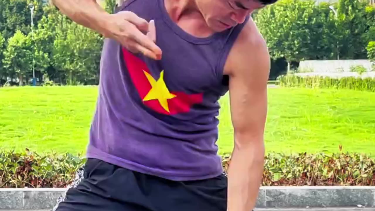 Iron fingers. Kung fu master