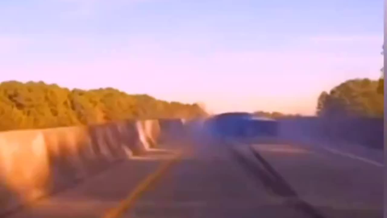 Man gives up after Police car chase & 2nd Police car moves in to make sure