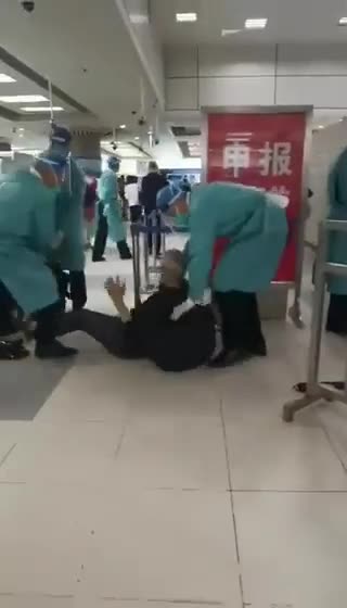 TAMPONE POSITIVO: VIA NEI LAGER!