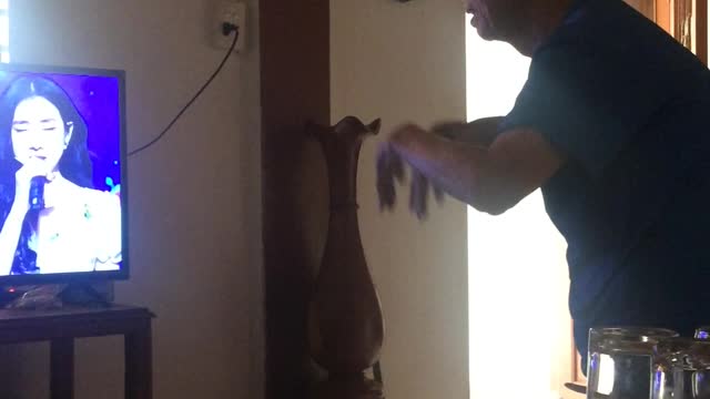 funny grandfather dance to music