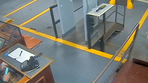 3205LHOBBACStLoadingDock_2021-01-06_21h20min42s347ms.mp4
