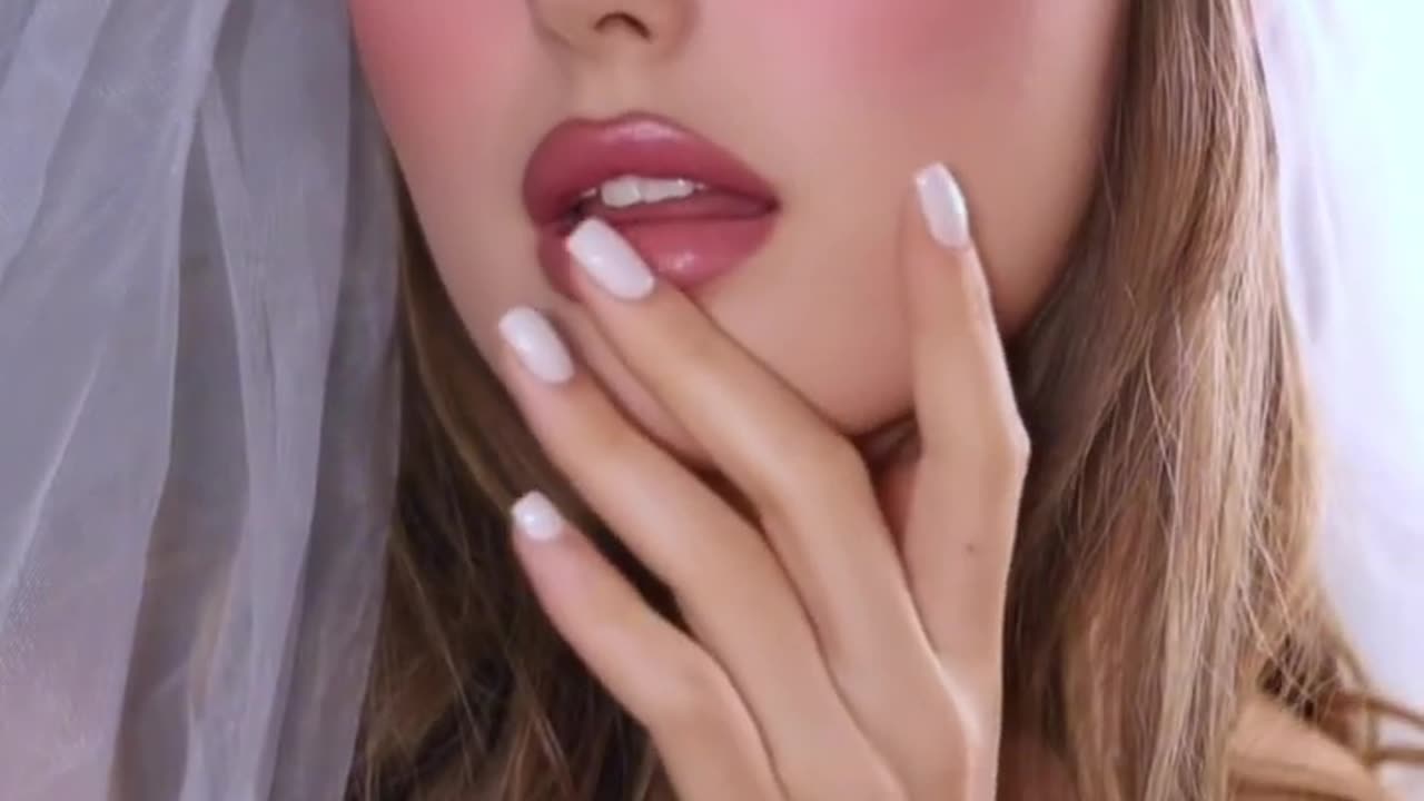 Soft and classic bridal makeup