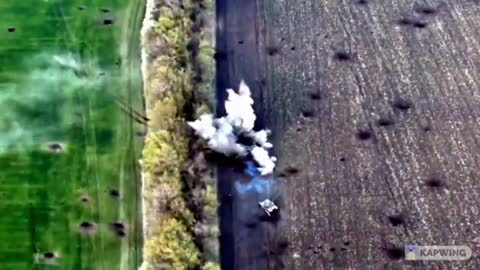 Ukranian Heavy Artillery direct strikes on Russian Tanks and Amor personal carrier