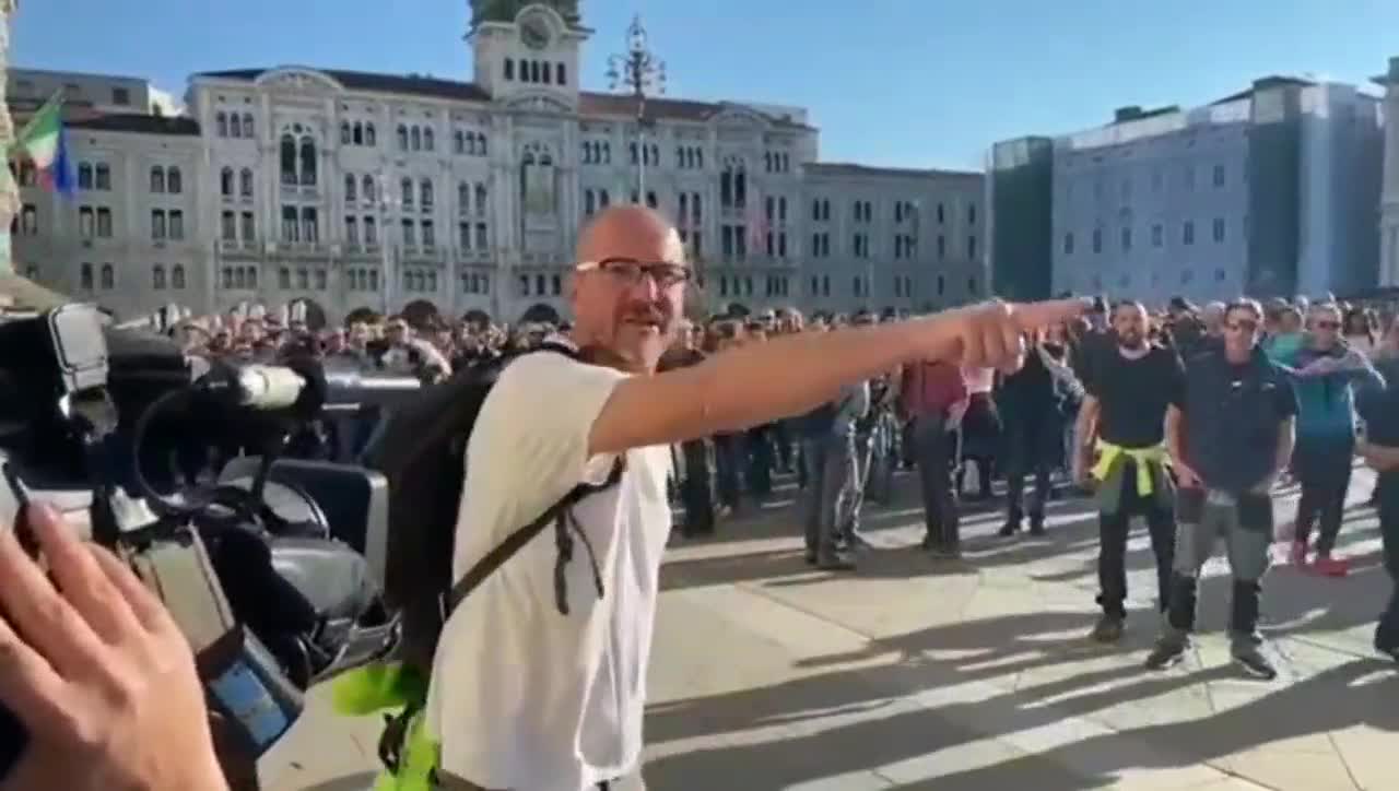 REPORTER TRADITORI ALLONTANATI DALLE PIAZZE - TRIESTE, 20/10/2021