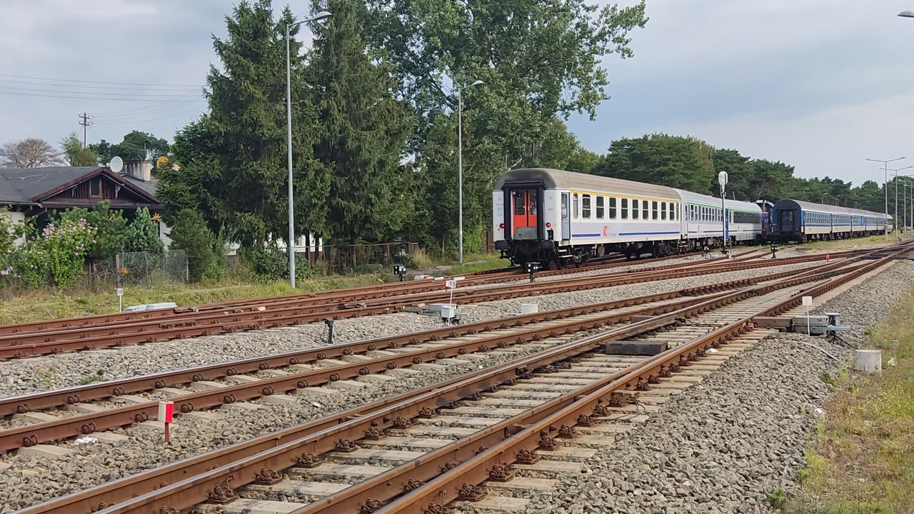 TLK Mierzeja podstawia się w peron stacji Hel