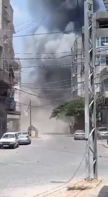 Israel hits Gaza neighborhood. Cue headlines on BBC?