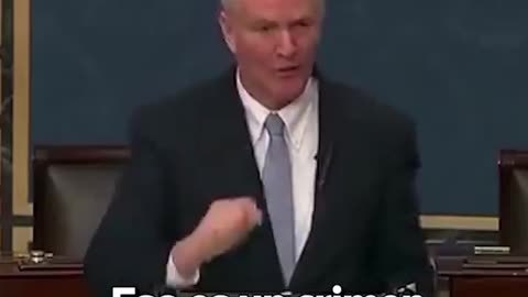 The American senator accused Israel of committing war crimes in Gaza. With Spanish subtitles