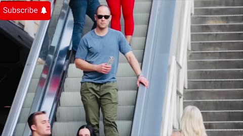 Top Escalator Pranks 💃