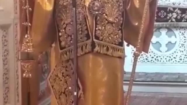 Ο Δεσπότης είπε ότι είδε …Αγγέλους και σταμάτησε τη λειτουργία!