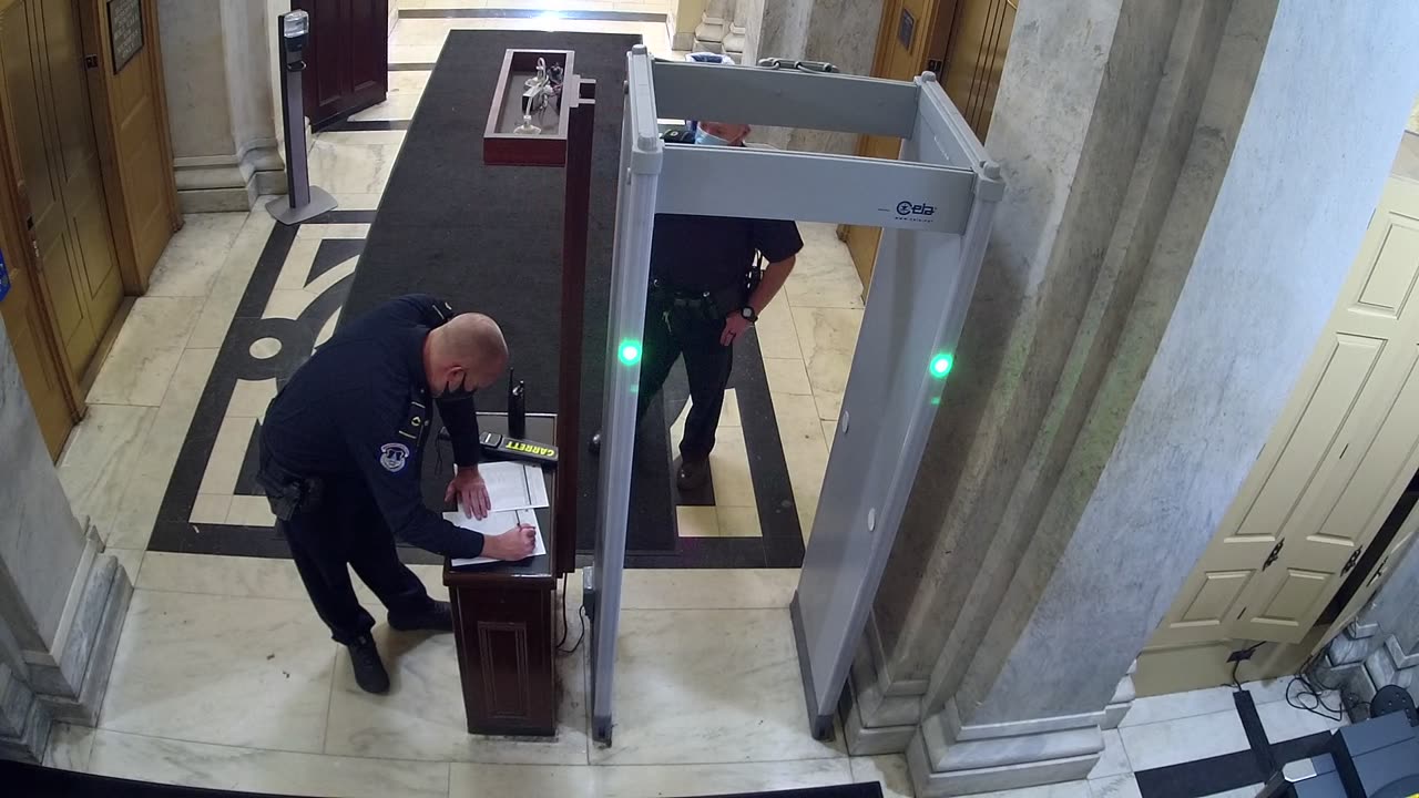 0163USCH01HouseCarriageDoor_2021-01-05_07h09min27s503ms.mp4