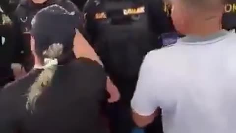 Military and police from the Maduro dictatorship prevent thousands of Venezuelans from voting