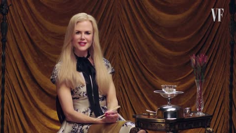 ATRIZ NICOLE KIDMAN COME INSETOS