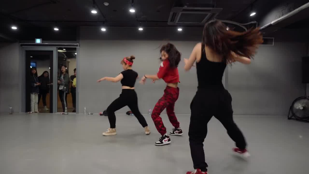 TAKI TAKI DANCE CHOREOGRAPHY