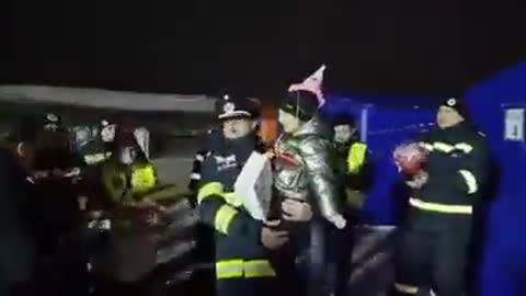 A young girl from #Ukraine made it safely to a refugee camp in #Romania. It was her birthday