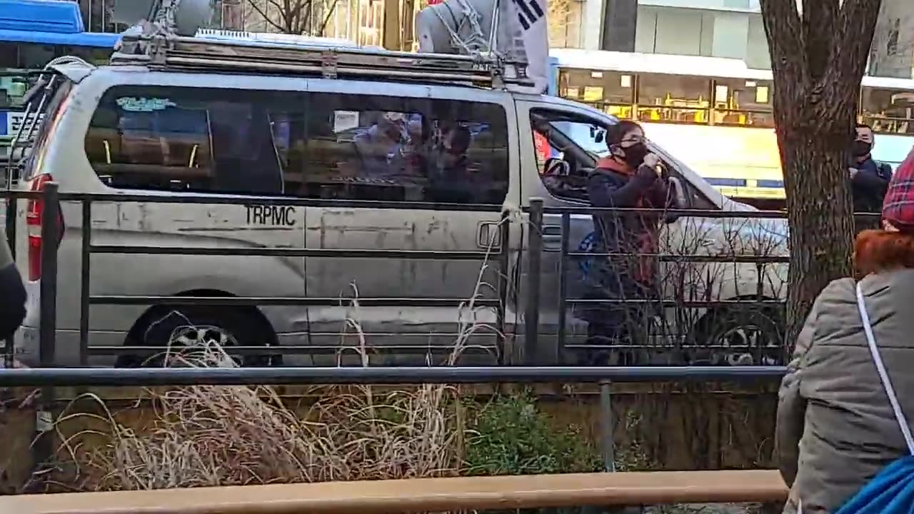 20210228_V3_S02(NhbiB7KF4_Y)행진을 마무리하며, 그때까지 지치지 말고 끝까지 싸워서 이기자! 강남역에서