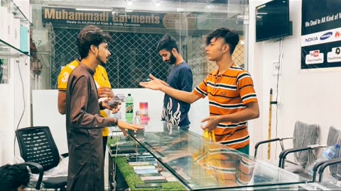 Beggar Buying Iphone 14 Pro Max Prank | Sunny Mughal |