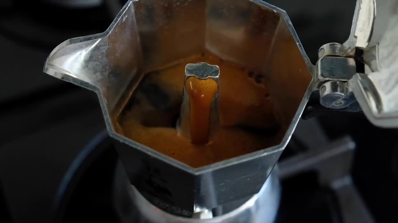 How to make Latte with Moka Pot