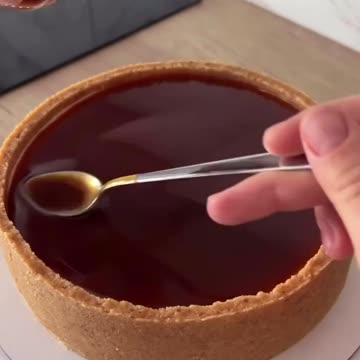 Classic cheesecake with salted caramel ✨