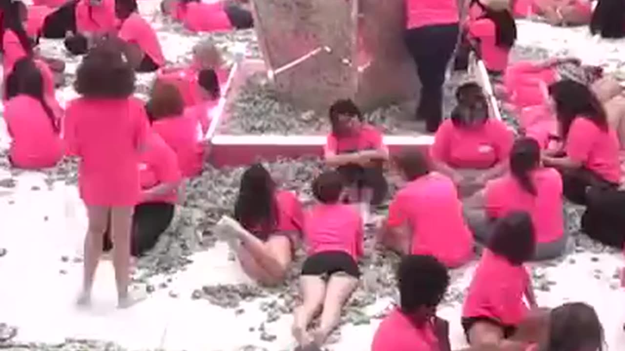 100 Boys Vs 100 Girls For $500,000