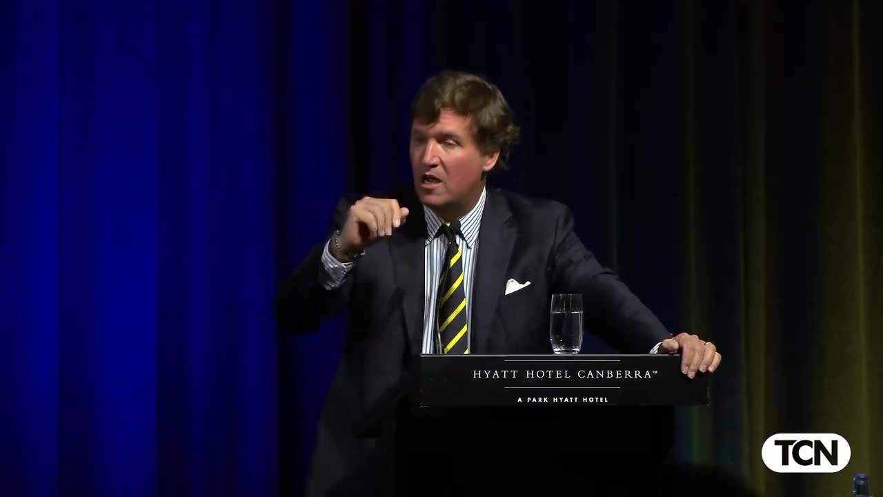 Watch Tucker ABSOLUTELY wipe the floor with the Australian legacy media in Canberra