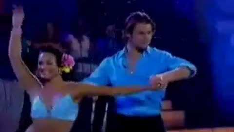 Chris Hemsworth Dancing With The Stars "SEXY AND I KNOW IT"