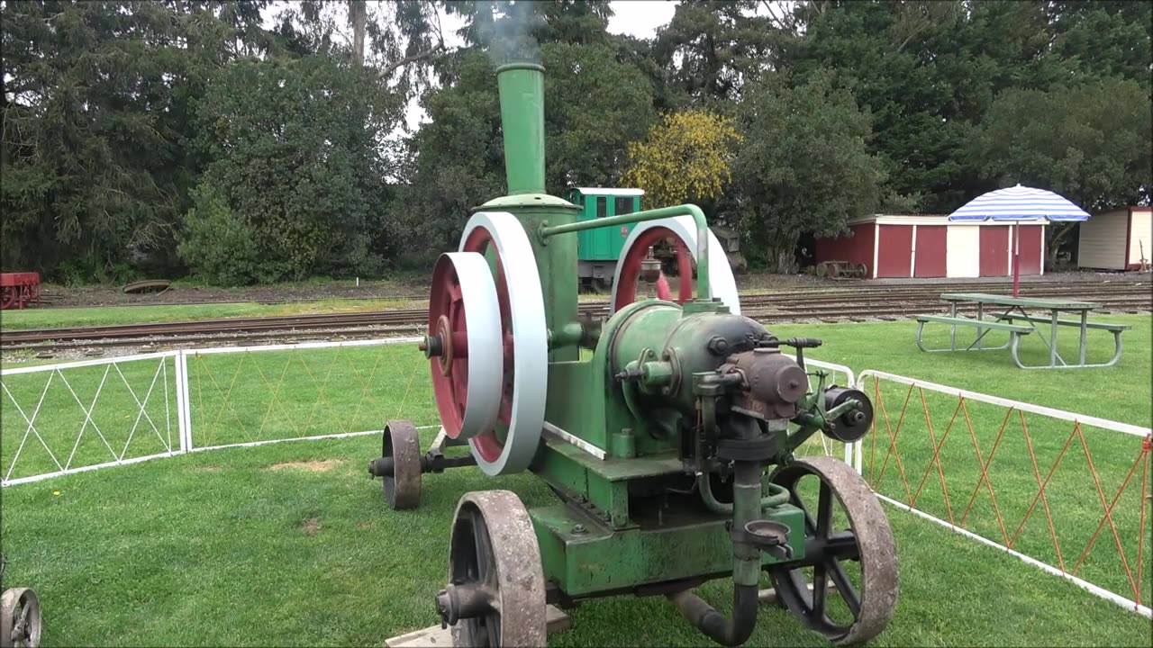 Blackstone oil engine running.