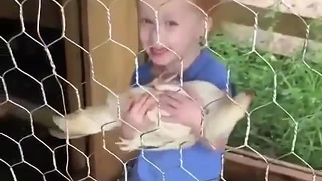 child makes baby chickenš¤