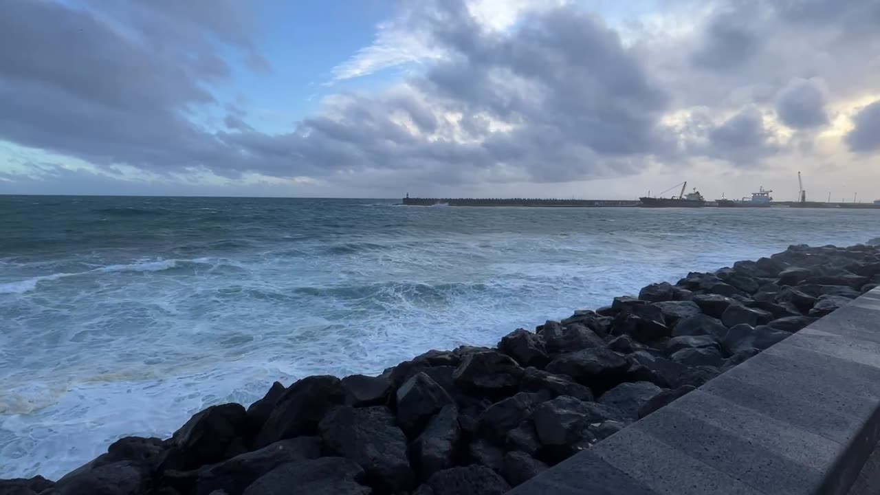 Ponta Delgada windy with high Waves Thursday, Sao Miguel Azores Portugal - 11.01.2024 #weather