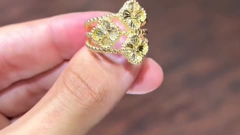 Ladies Real Gold Fluted Clover Ring