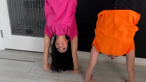 HANDSTAND CONTEST