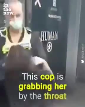 Anglia.Rendőr agreszív,erőszakos kényszerítés a maszk viselésére a járókelővel.