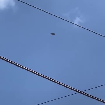 Strange Flying Object in Broad Daylight #ovnis #ufoキャッチャー #UFO #UAP