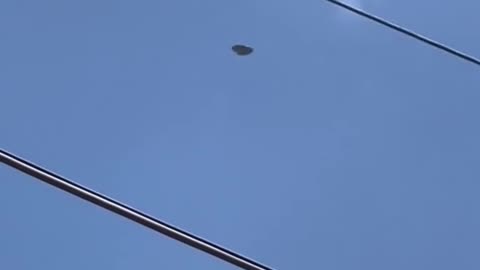 Strange Flying Object in Broad Daylight #ovnis #ufoキャッチャー #UFO #UAP