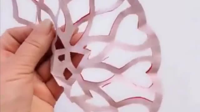 How make flowers design from paper