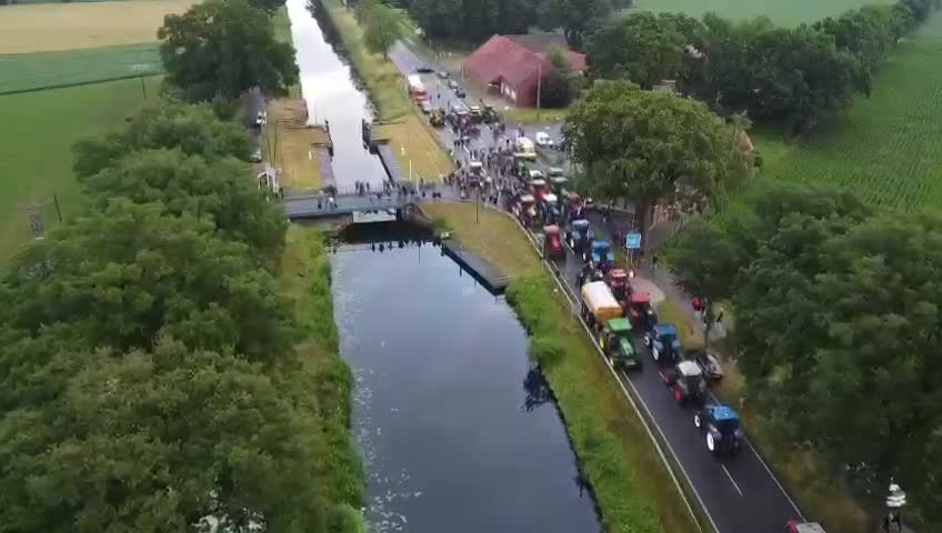 Holandští farmáři demonstrují proti vyvlastňování půdy