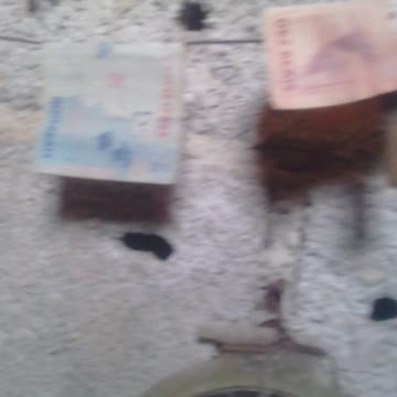 estendendo dinheiro no varal kkkkkkkkk