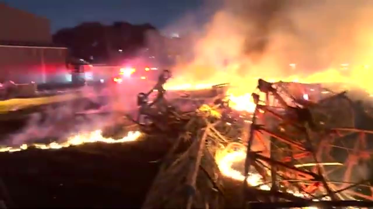 Helicopter crashes into radio tower near Houston's East End