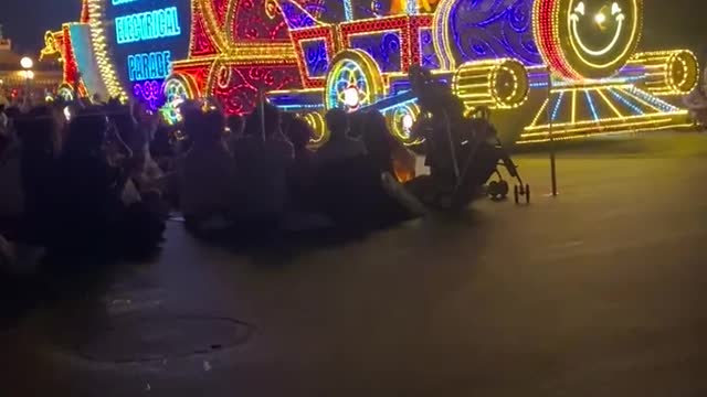 Tokyo DISNEYLAND ELECTRICAL PARADE PART 1