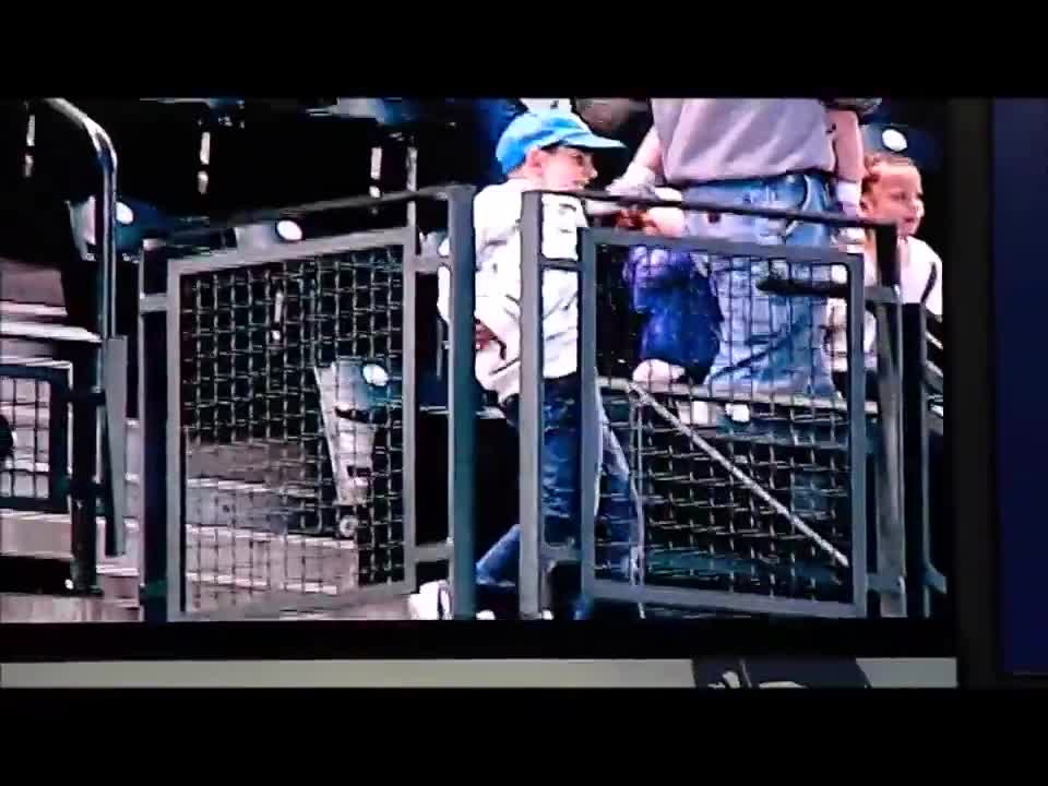 Chico deja con la boca abierta a todo un estadio bailando