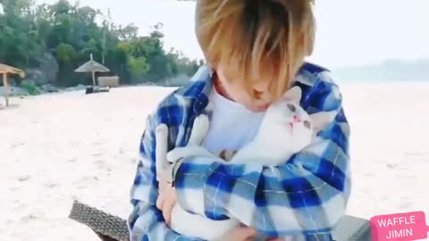 Cute cat play 😉 WITH bts