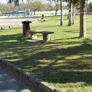 Little girl is sad / Kleines Mädchen ist traurig