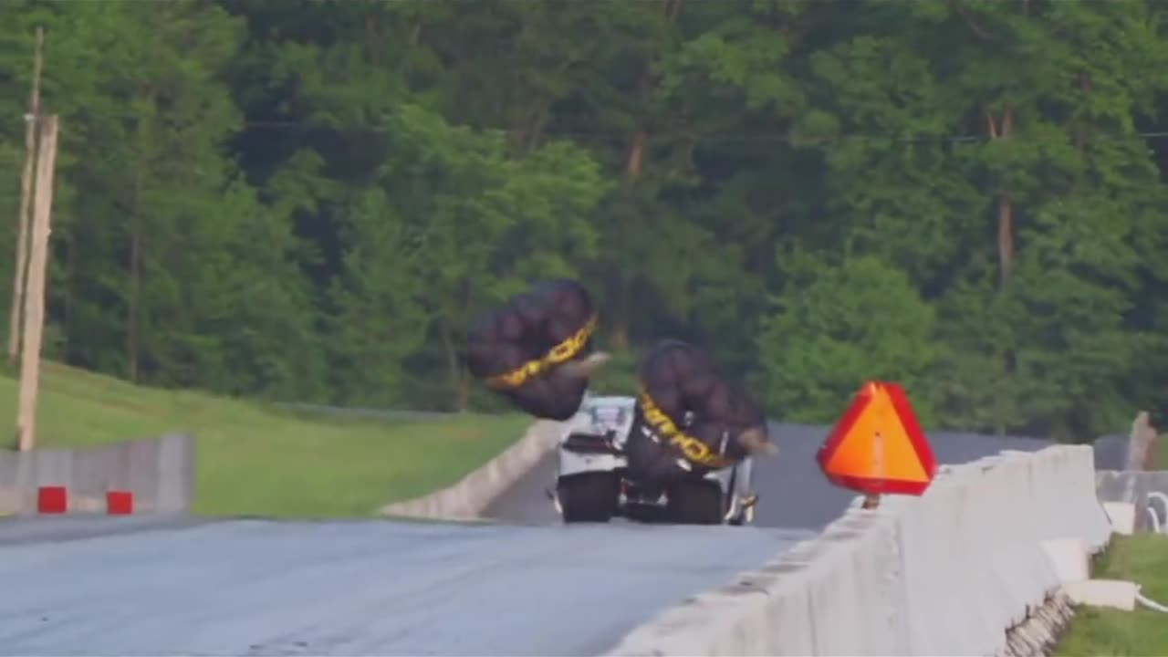 Chevrolet Camaro takes off down track