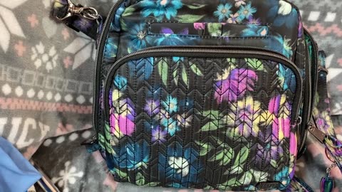 What's in my Lug Ranger Crossbody Bag in Bloom Black