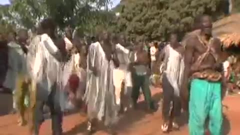 mapigosaba dancing