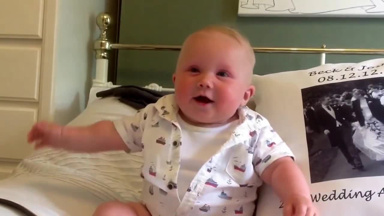 WORDS CAN’T DESCRIBE THE CUTENESS OF THIS BABY’S LAUGH