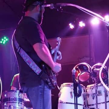 Mason Henderson (Saucy FuzZ) - LIVE @ Undertow (Short 8)