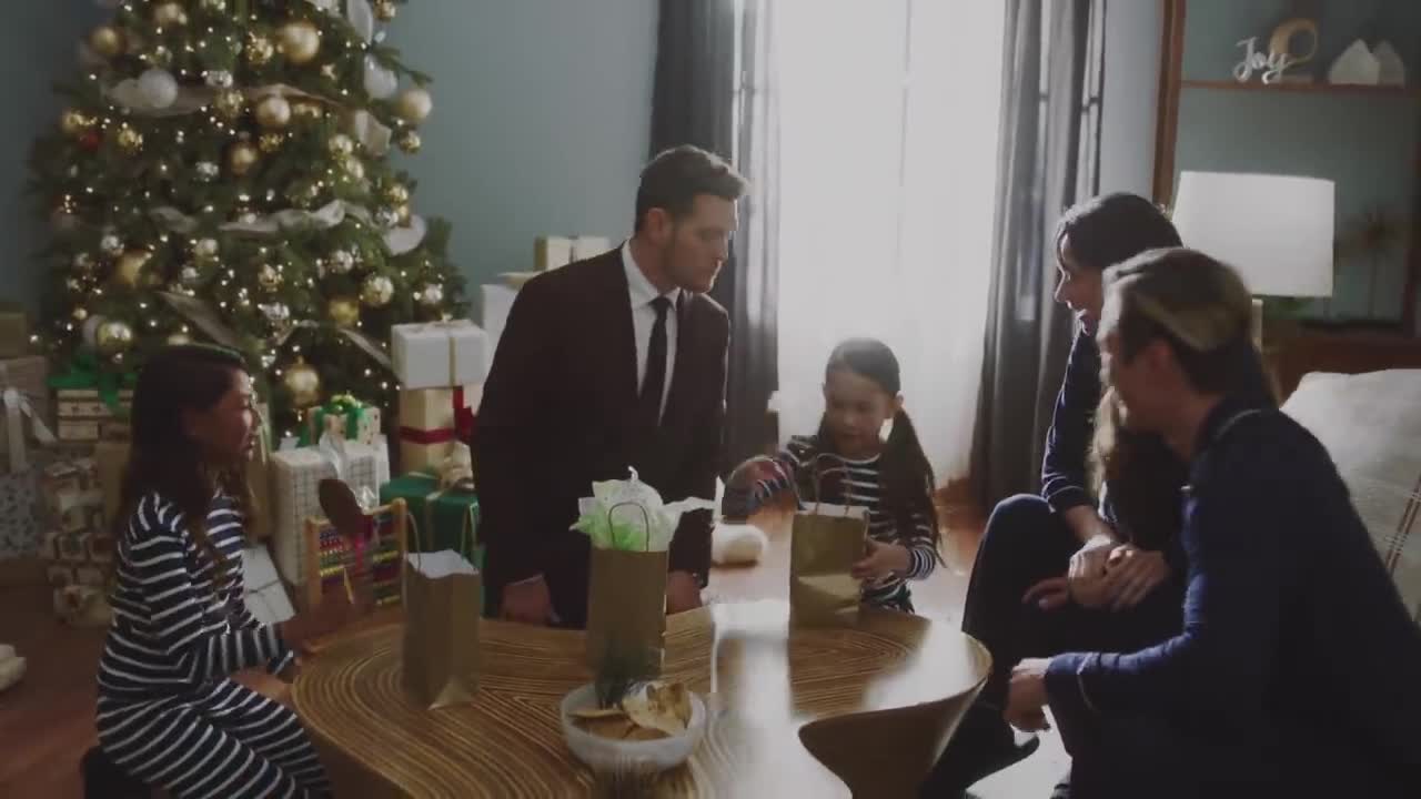 Michael Bublé' - It's Beginning to Look a Lot Like Christmas (Official Music Video)