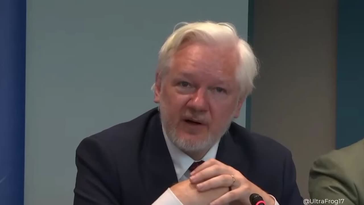 Julian Assange: The Intelligence Sector pushed for a reinterpretation of the US Constitution.