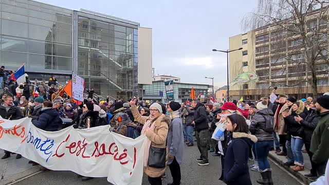 Manifestation Annecy le 08 01 2021